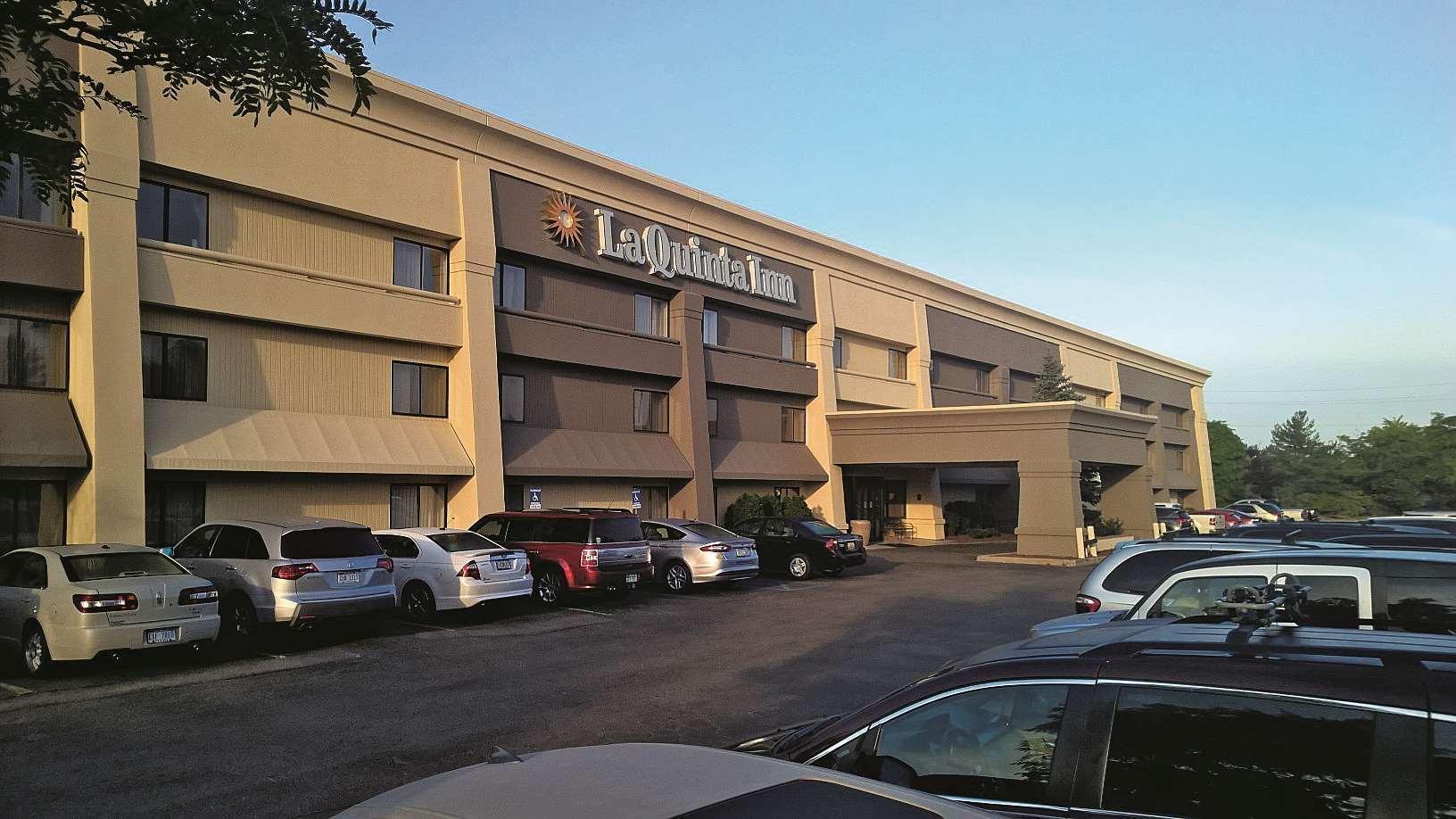 La Quinta Inn By Wyndham Detroit Canton Exterior photo