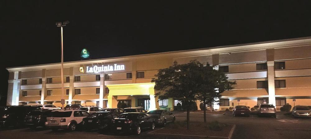 La Quinta Inn By Wyndham Detroit Canton Exterior photo